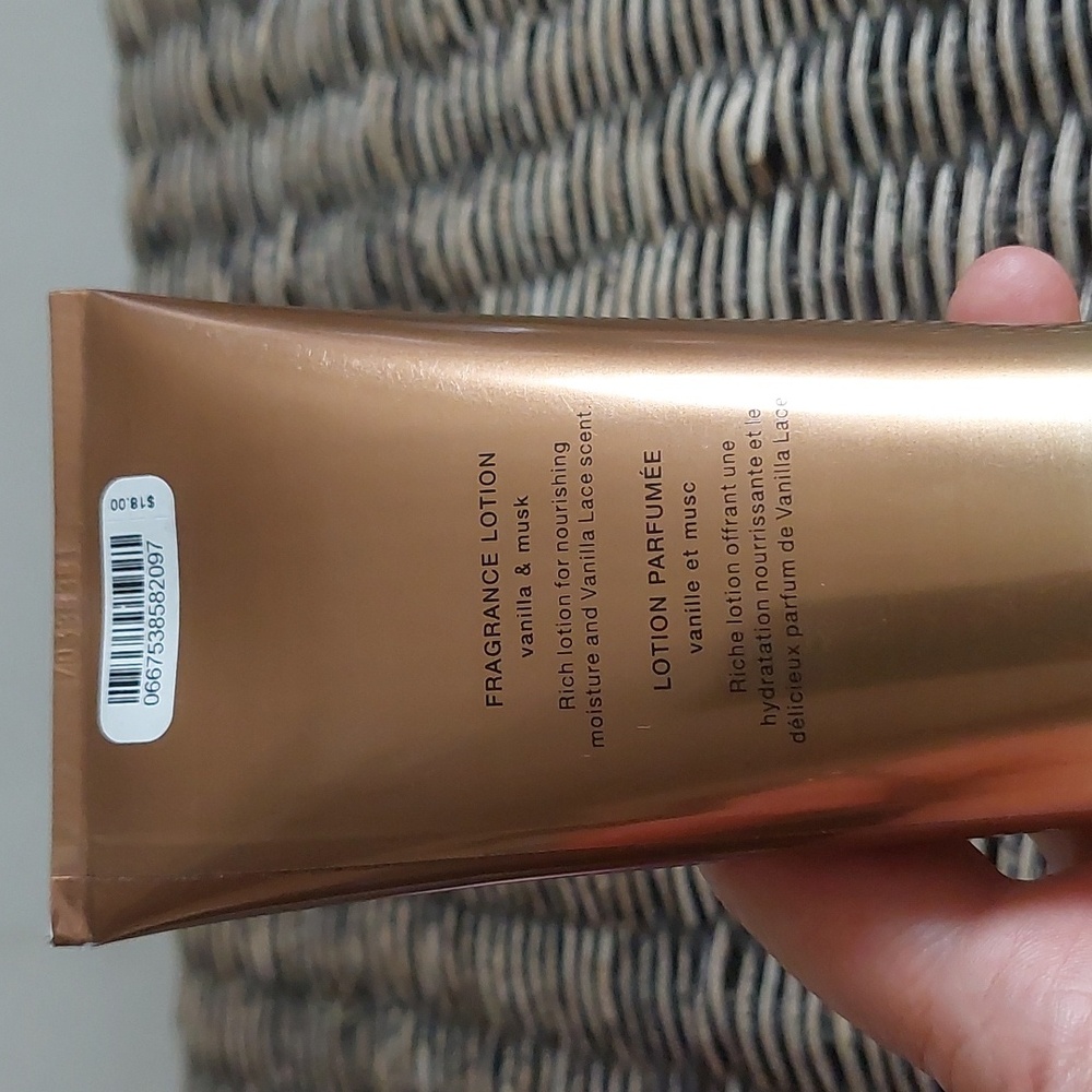 Victoria's Secret Pure Seduction and Vanilla Lace Lotion - Picture 5 of 8
